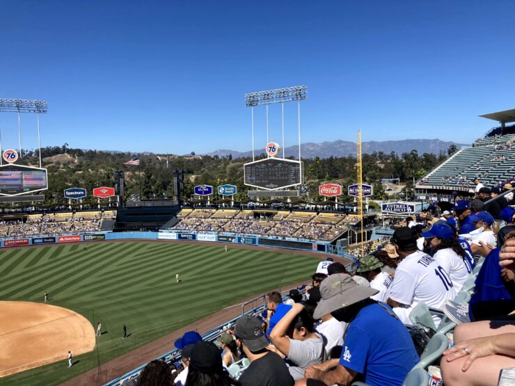 Dodgers, Giants couldn't believe Gavin Lux's flyout wasn't game